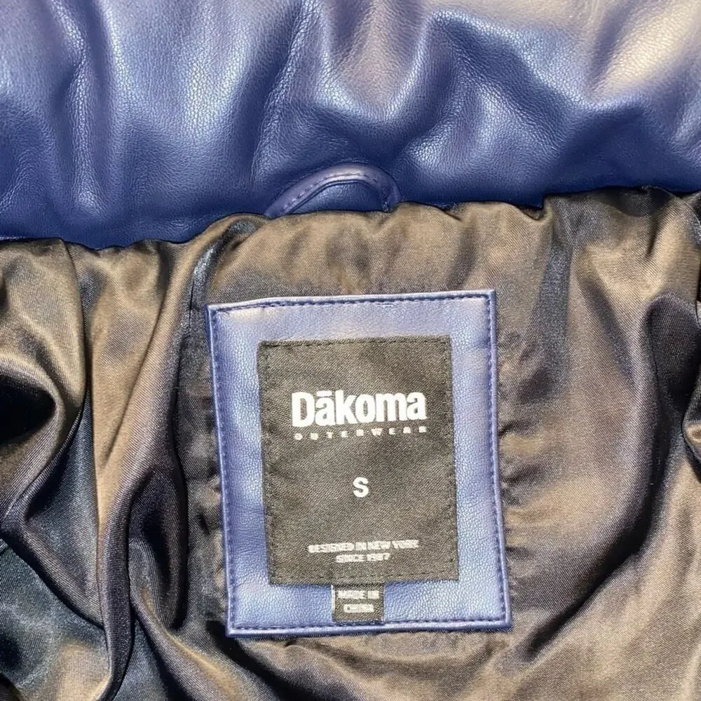DAKOMA WOMENS PUFFER WITH FUR HOOD SIZE S WORN ONCE
